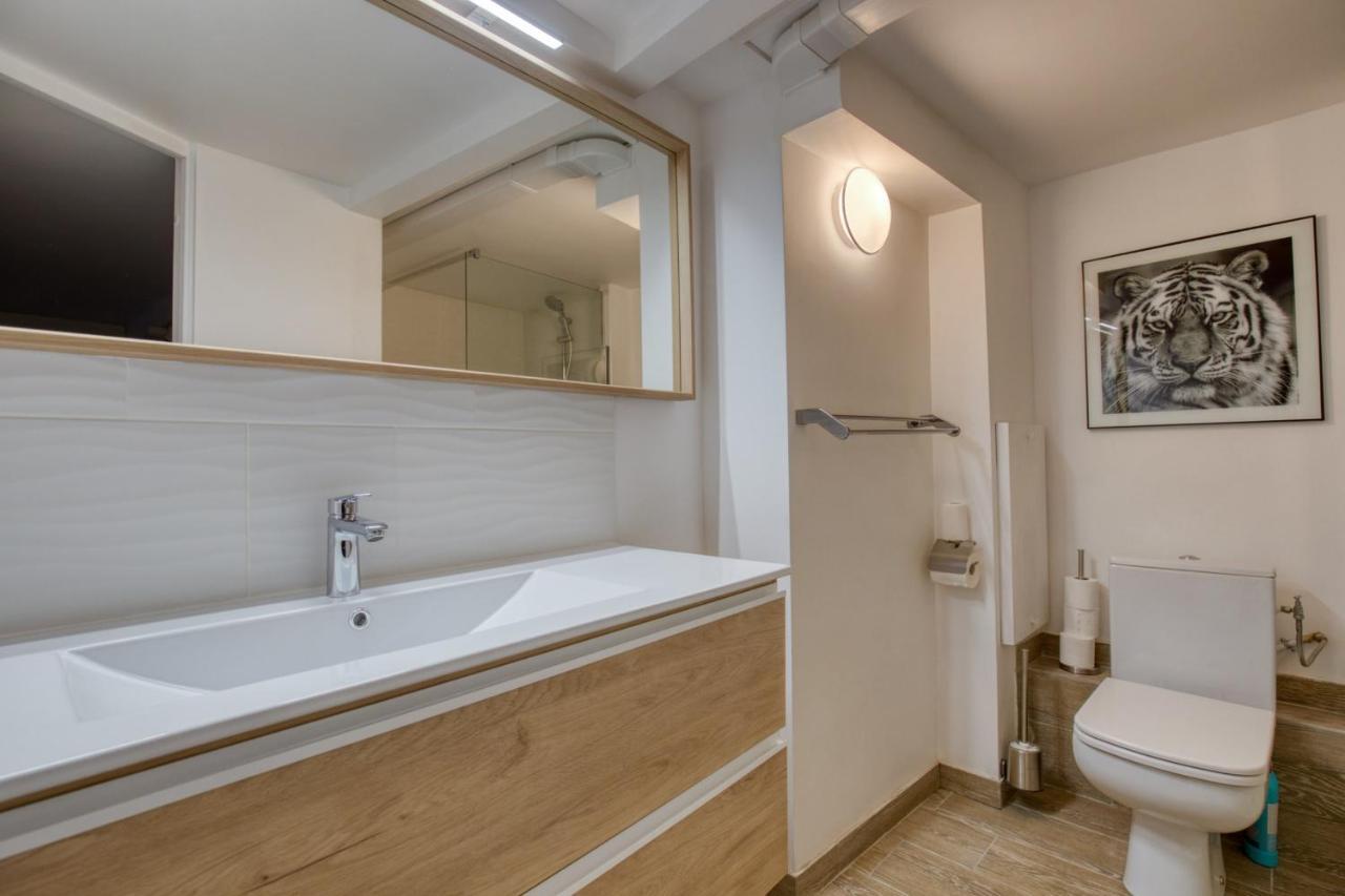 Charming Apartment In The Heart Of The 19Th Paris Exterior photo